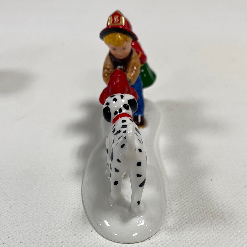 Dept. 56 Snow Village Accessory, "Fun at the Firehouse." Set of 2 figures - Picture 8 of 15